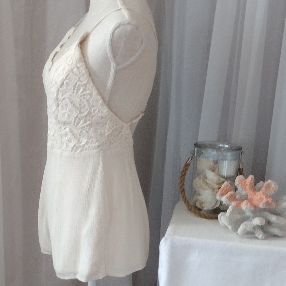 Forever 21 Romper With Lace Top. Size S - Picture 6 of 11